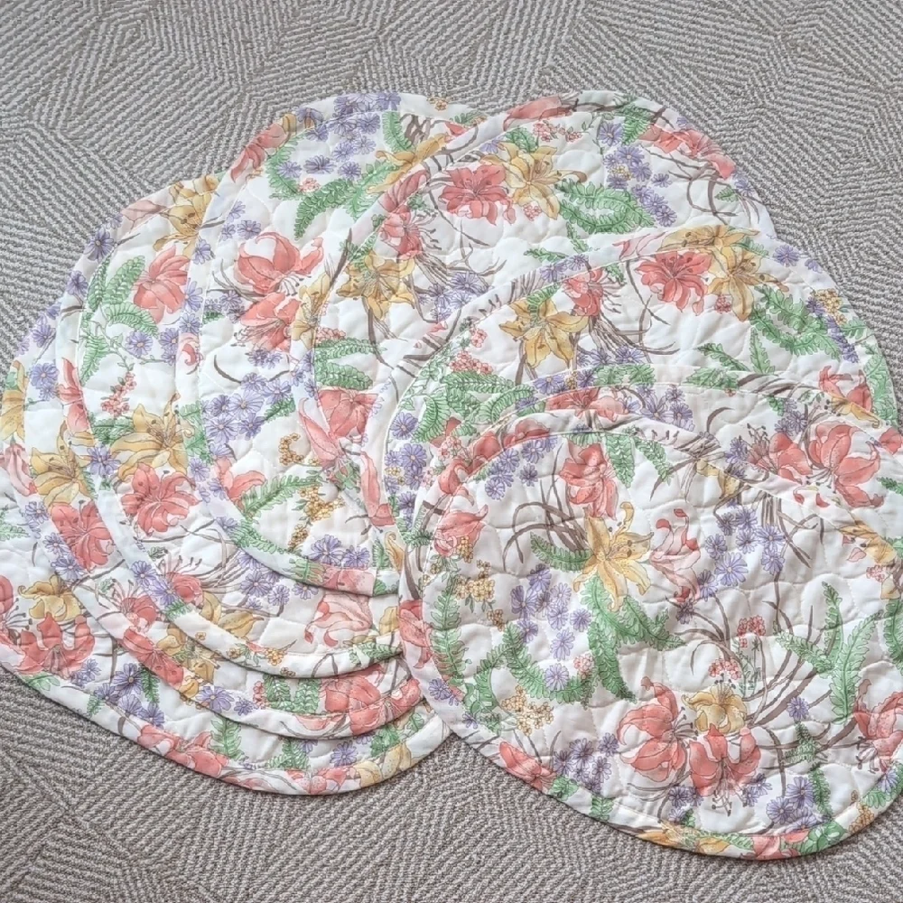 Vintage Floral Leaf Quilted Placemats Set Golden Girls 80s Cream Purple Green